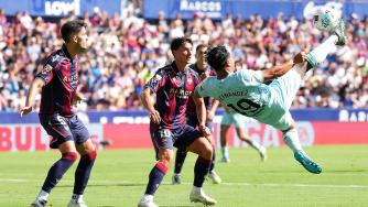 2025年09月15日 3轮不胜！贝蒂斯2-2莱万特 安东尼回归首秀打满全场 福纳尔斯绝平