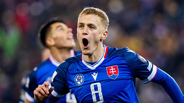 2025年11月15日 世预赛-波切克补时绝杀 斯洛伐克1-0北爱尔兰