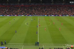 2025年11月27日 三连败！利物浦1-4埃因霍温近7场4负 范戴克离谱送点科纳特失误